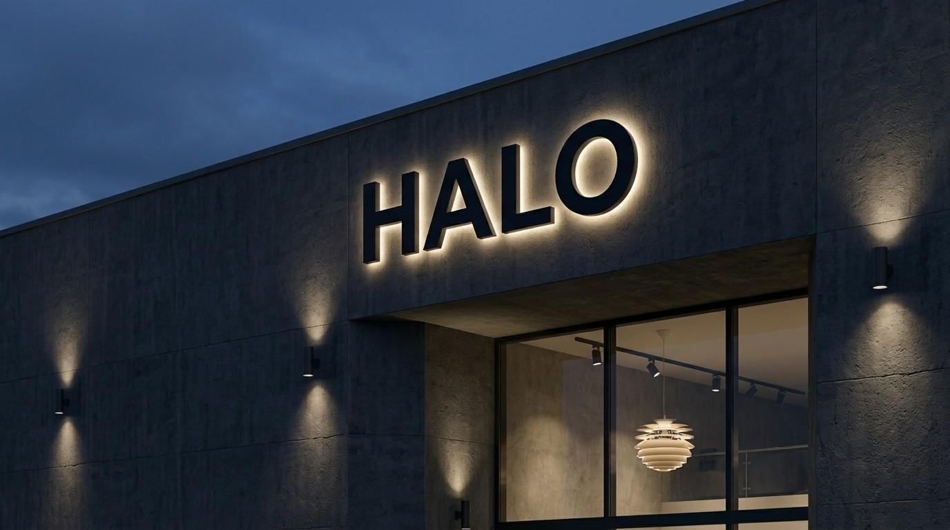 Profil 3 fasadskylt med corona-effekt på byggnad nattetid