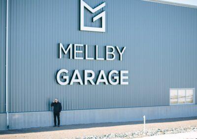 Mellby Garage – fasadskylt
