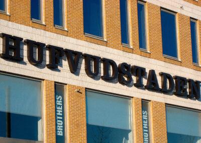 Hufvudstaden – fasadskyltning