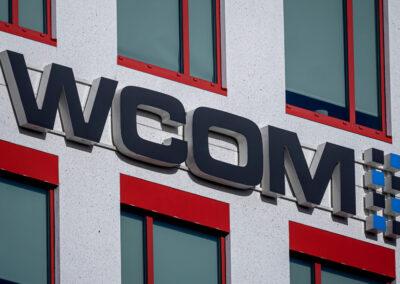 WCOM – dekaler och logotypdekor